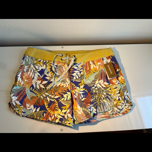 Patagonia Pants - Patagonia women’s wavefarer boardshorts new with tags